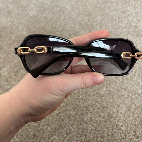 Sunglasses Black Square with gold chain on arms - Picture 7 of 8